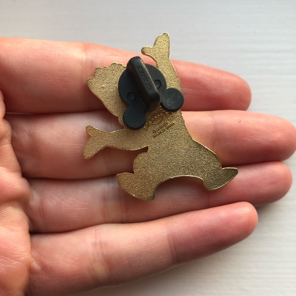 Vintage Dale (Chip ‘n’ Dale) chipmunk lapel pin - Picture 3 of 5